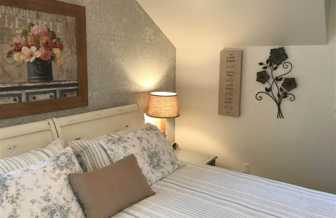 Snowgoose Pond Bed & Breakfast-1