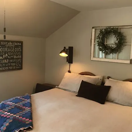 Snowgoose Pond Bed & Breakfast-3